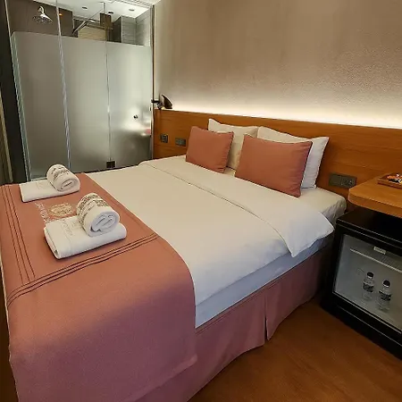 Aleksandr Pera Hotel