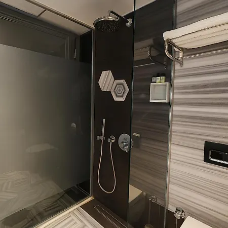 Aleksandr Pera Hotel