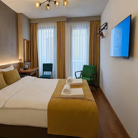 Hotel Aleksandr Pera 3*