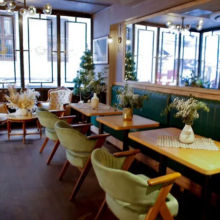 Aleksandr Pera Hotel 3*