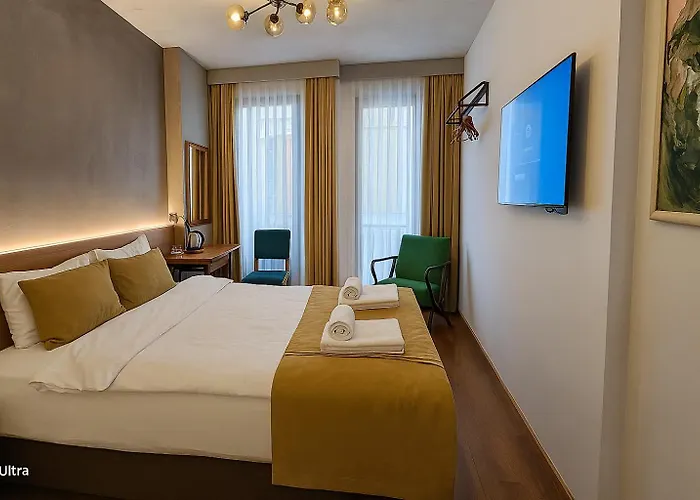 Hotel Aleksandr Pera 3*