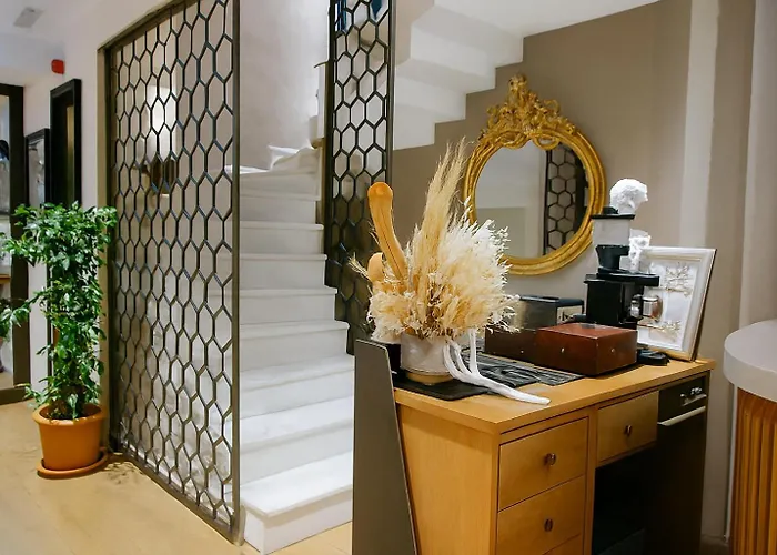 Aleksandr Pera Hotel