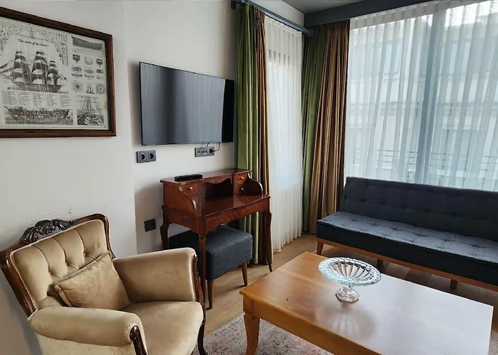 Aleksandr Pera Hotel Istanbul