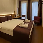 Aleksandr Pera Istanbul