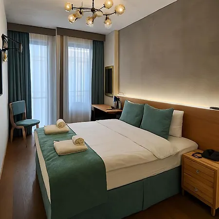 Hotel Aleksandr Pera 3*