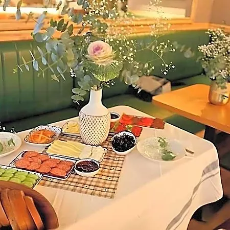 Aleksandr Pera Hotel 3*