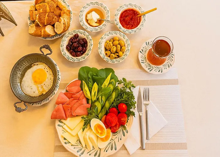 Aleksandr Pera Hotell 3*