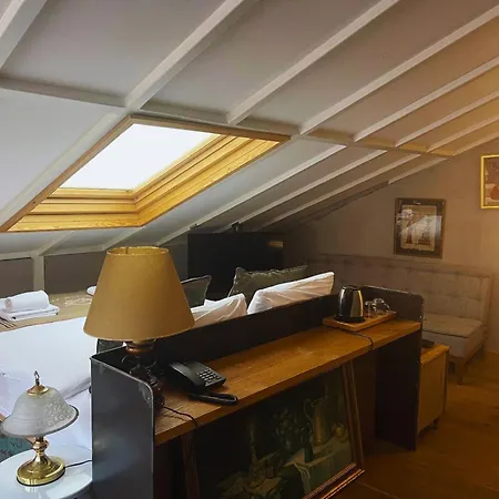 Aleksandr Pera Hotel Istanbul