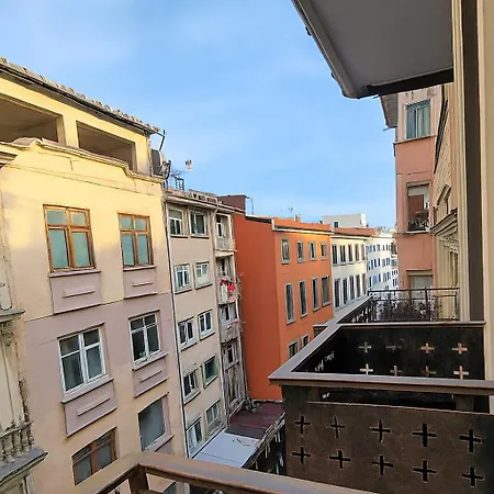 Aleksandr Pera 酒店 3*